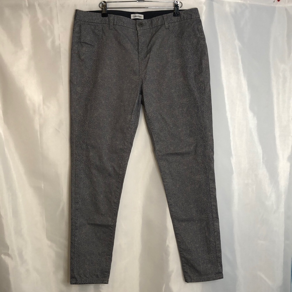 Calvin Klein Woman’s Gray Animal Print Jean Size 14 Plus
